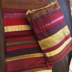 Fall color pillow and table runner